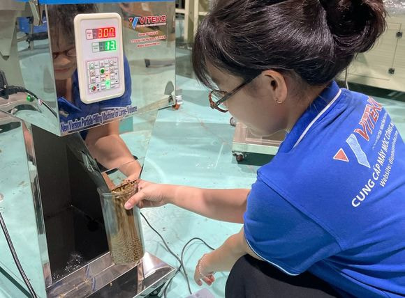 Tốc độ đóng gói máy cân định lượng 1kg