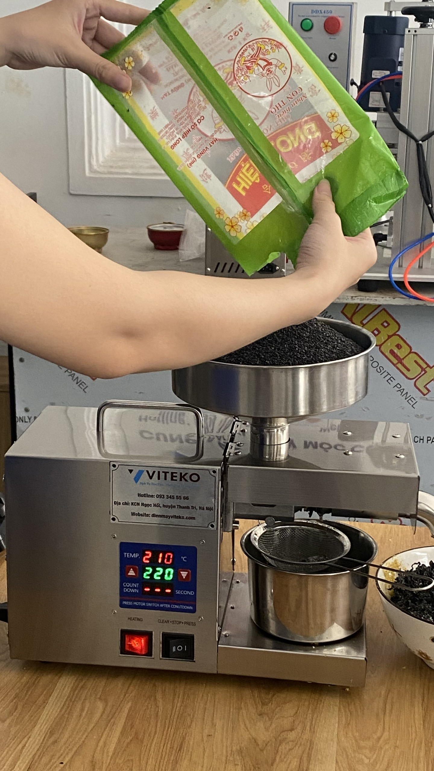 ép dầu mè bằng phương pháp ép nóng