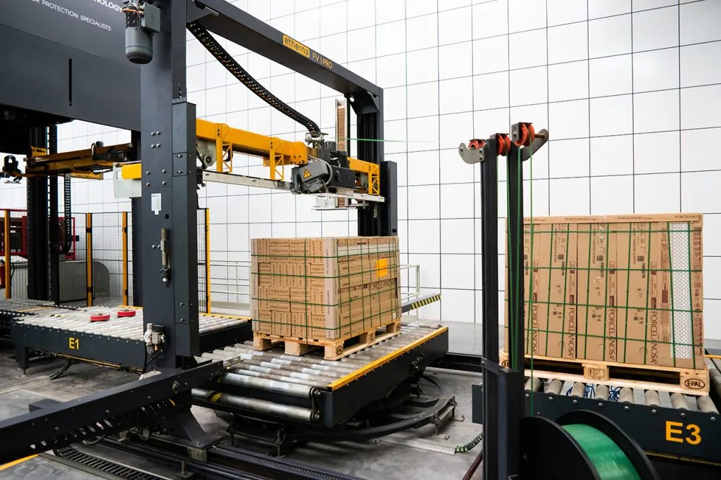 máy đóng đai nằm ngang tự động