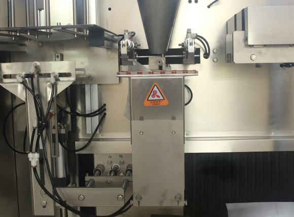 Thiết kế máy đóng gói bột túi rời VTK-ZQ200F chất lượng