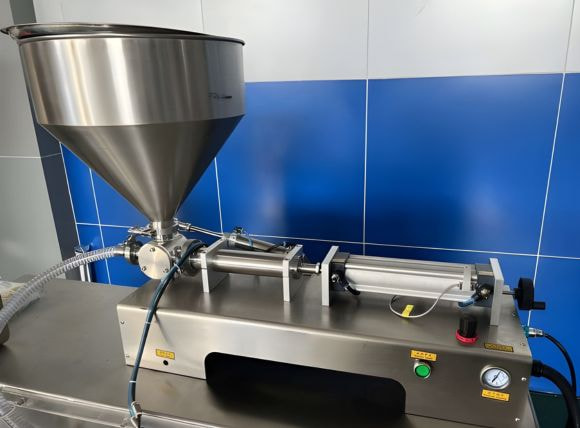 Máy đóng gói chất lỏng túi rời định lượng công nghệ piston