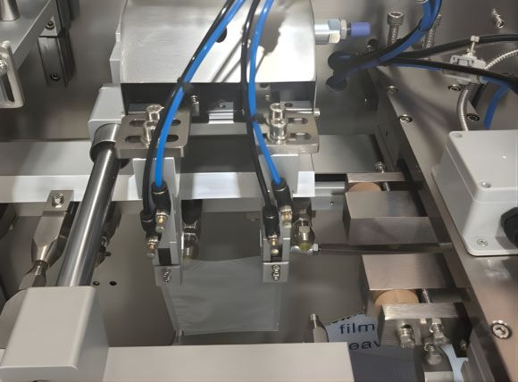 Kết cấu chắc chắn của máy đóng gói chất lỏng túi rời 