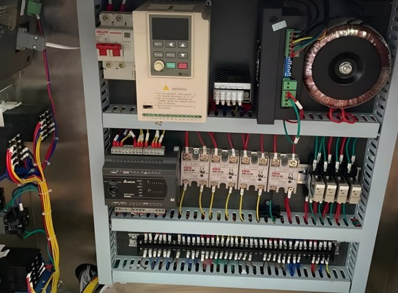 Máy kiểm soát nhiệt độ thông minh