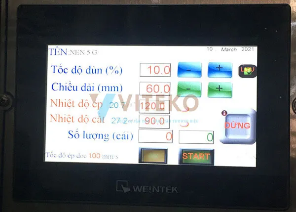 bảng điều khiển của máy đóng gói chả lụa