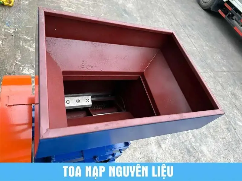 máy băm xơ dừa B450