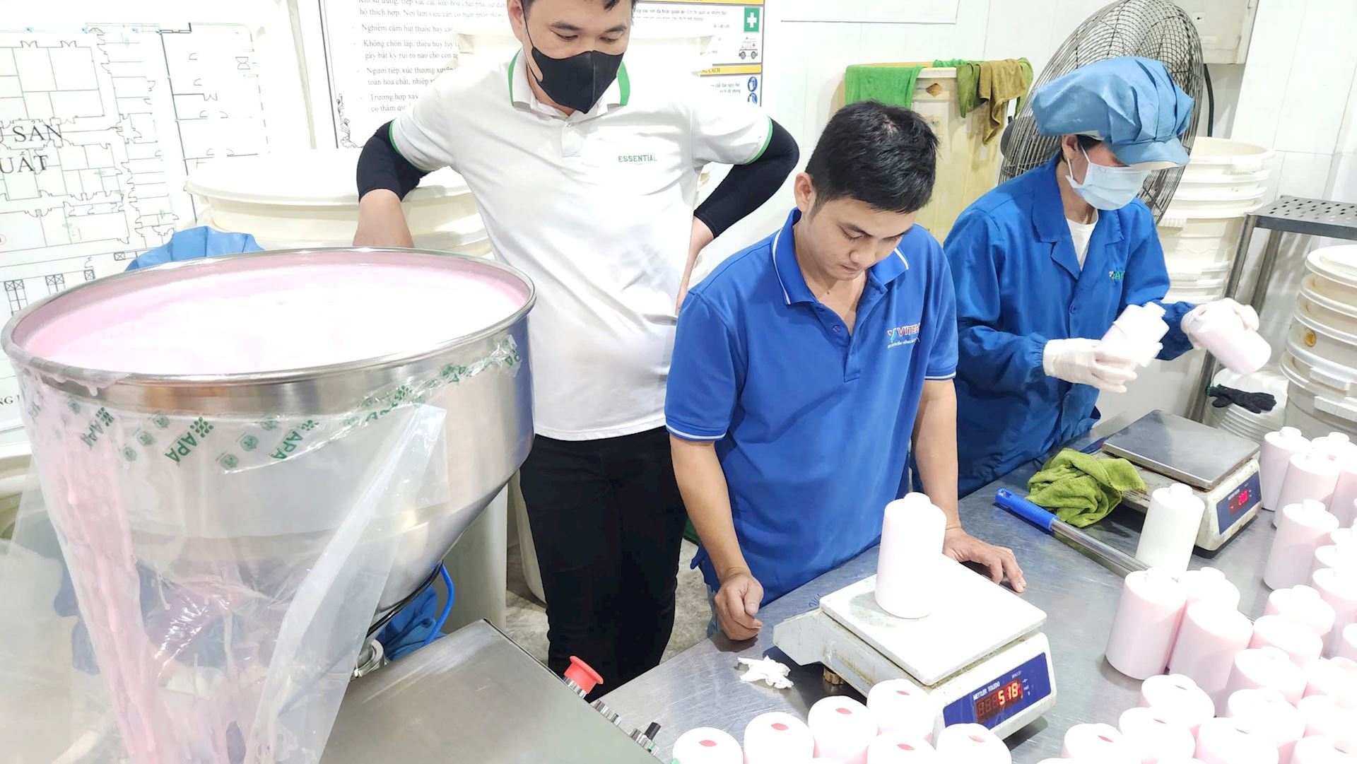 máy chiết rót dạng lỏng