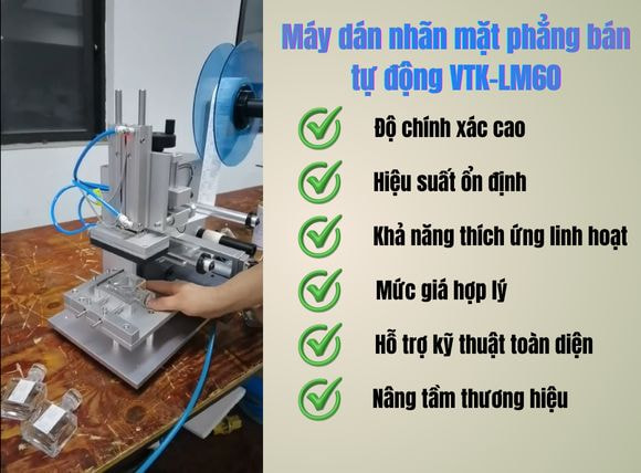 máy dán nhãn mặt phẳng bán tự động VTK-LM60
