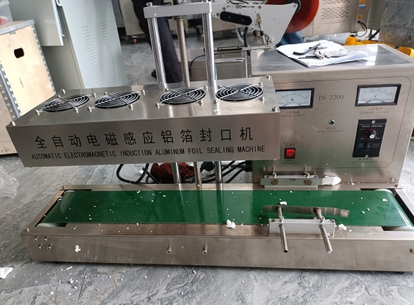 Máy dán màng seal cần được vệ sinh sạch sẽ