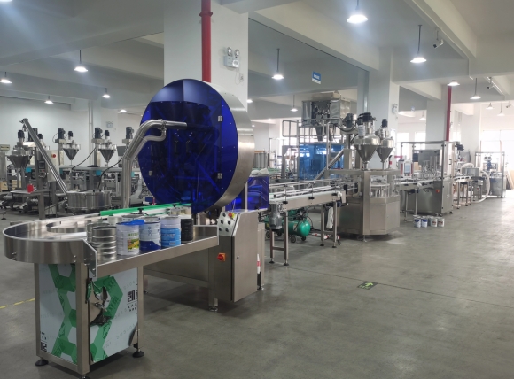 Hình ảnh thực tế về môi trường vận hành máy cân định lượng tại xưởng
