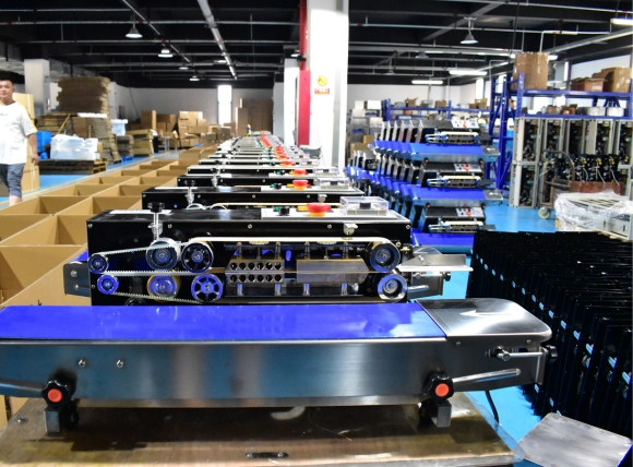 Xưởng lưu trữ máy hàn miệng túi rộng – đa dạng mẫu mã