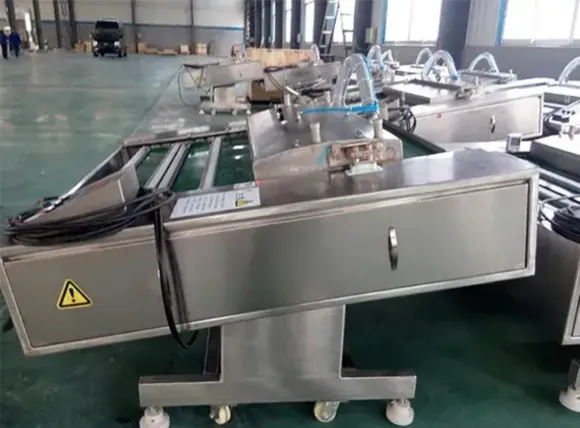 Máy hút chân không băng tải