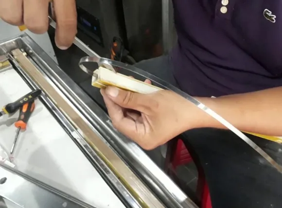 Thay thế thanh hàn nhiệt cho máy hút chân không