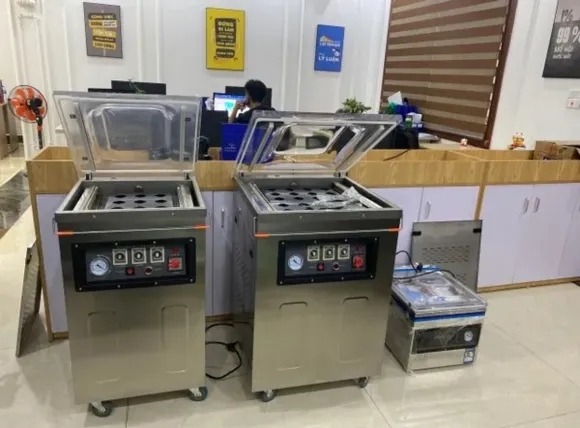 Thực hiện bảo dưỡng thanh hàn nhiệt