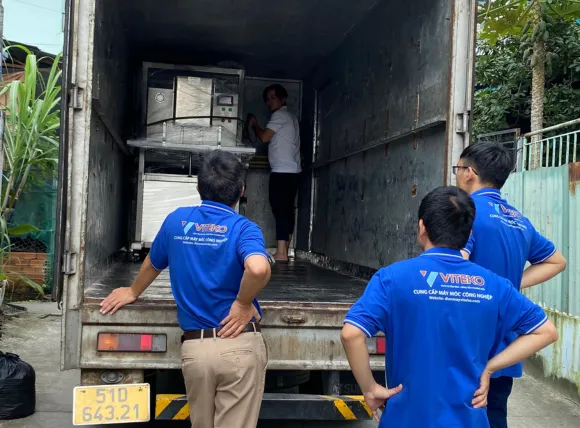 Bàn giao máy hút chân không bánh chưng VITEKO