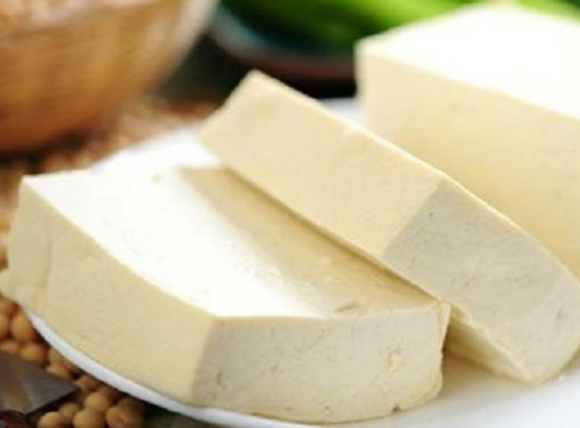 Đậu hũ tươi dễ vỡ khi hút chân không