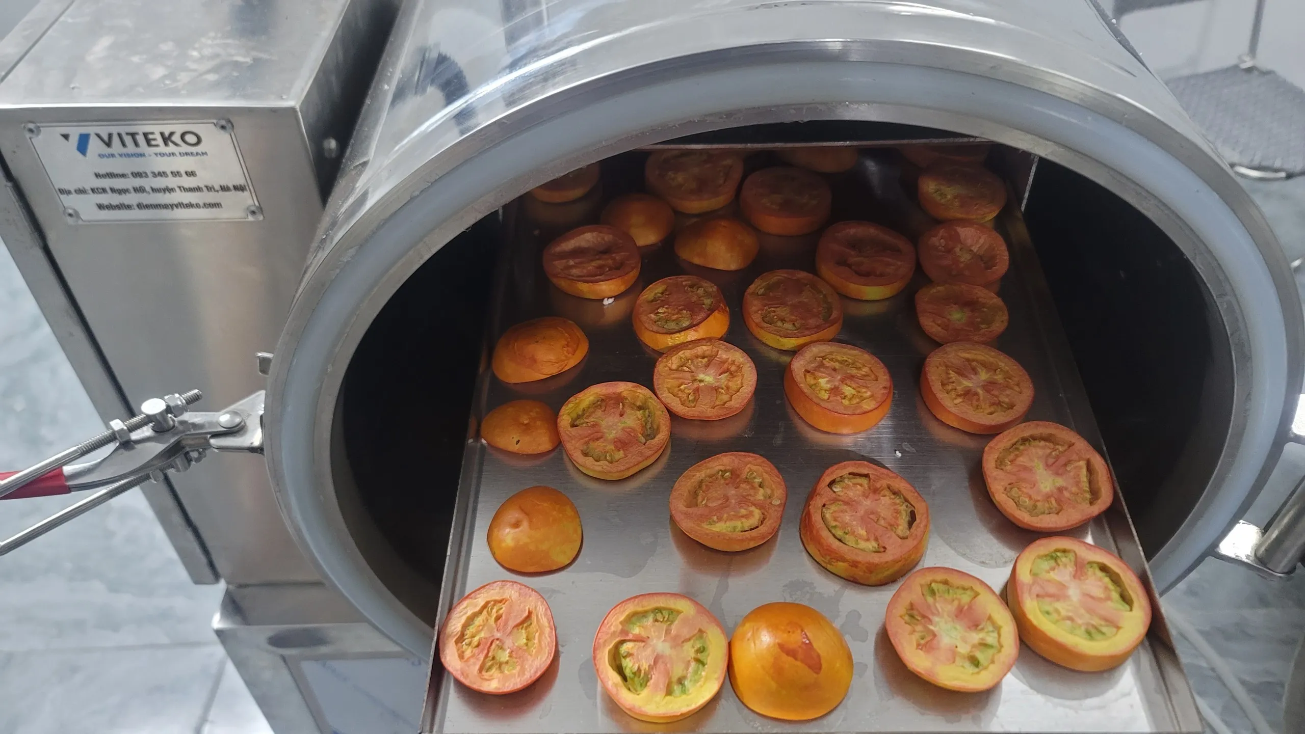 cà chua sấy thăng hoa bằng máy sấy thăng hoa 10kg