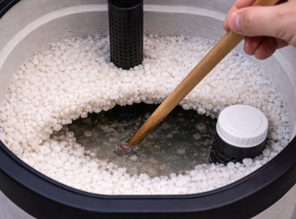 Hiện tượng cầu muối làm gián đoạn quá trình hòa tan và hút brine