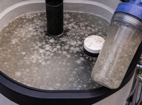 Muối chất lượng thấp là nguyên nhân chính gây đục nước và cặn bẩn