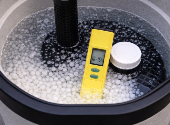 Nồng độ dung dịch brine từ 10-15% để tái sinh đạt hiệu quả