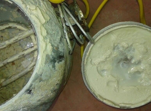 Nguồn nước cứng gây đóng cặn trắng