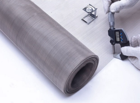 Lưới lọc inox và đĩa lọc nước