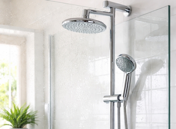 Vòi sen và vách kính sau 6-12 tháng dùng nước mềm