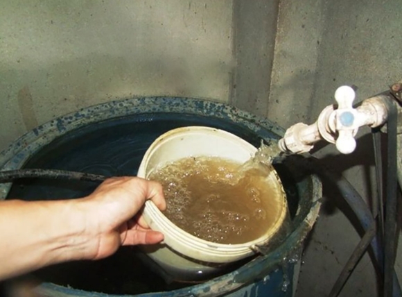 Cách nhận biết nước giếng khoan bị nhiễm độc tại nhà