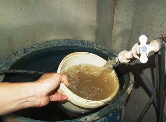 Hiện tượng cho thấy nước giếng khoan bị nhiễm bẩn