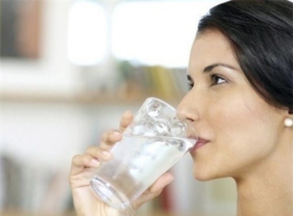 Nhiệt độ nước uống phù hợp cho bà bầu