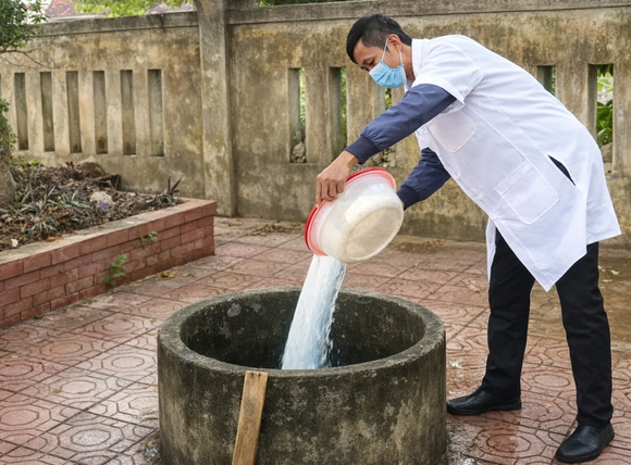 Vệ sinh và khử trùng giếng định kỳ