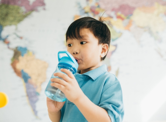 Sự quan trọng của nước sạch với trẻ em