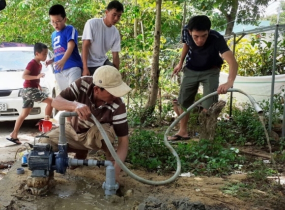 Lấy mẫu và xét nghiệm nước giếng tiêu chuẩn