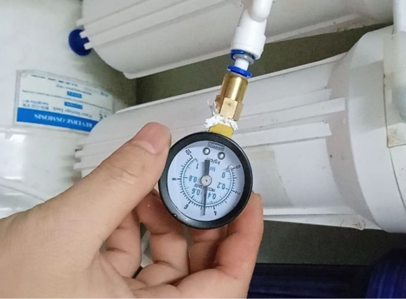 Sử dụng đồng hồ đo áp cho lọc đầu nguồn