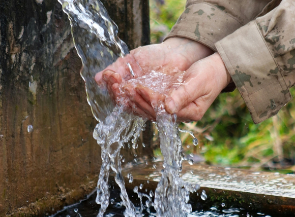 Nguồn nước trông sạch nhưng chưa thực sự an toàn