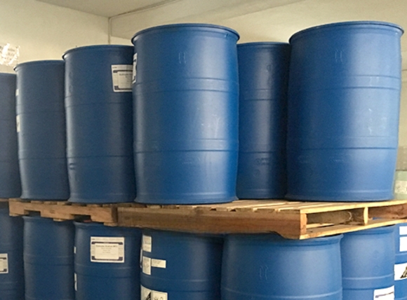 Hydrazine (N₂H₄)