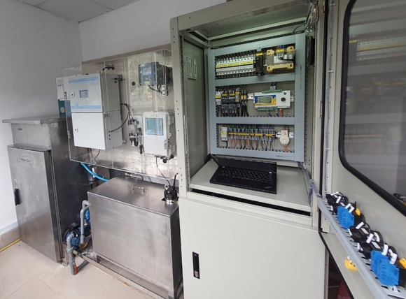 Hệ thống giám sát chất lượng nước trong nhà máy điện tử