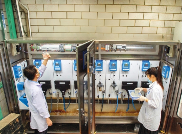 Ứng dụng của nước siêu tinh khiết đối với nhv cà máy điện tử