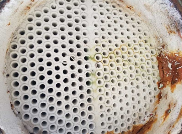 Ăn mòn kim loại và sự phát triển vi sinh vật trên tháp giải nhiệt