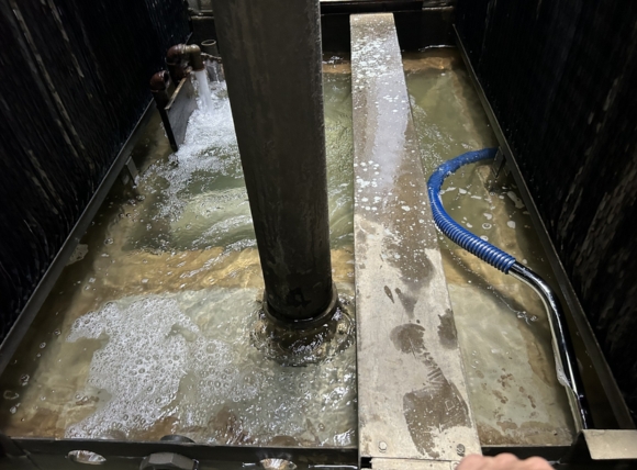 Thời điểm cần vệ sinh tháp giải nhiệt