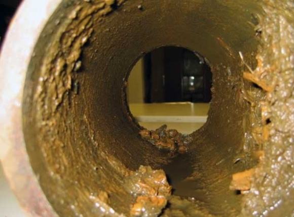 Cáu cặn thường hình thành trong tháp giải nhiệt