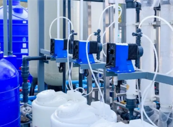 Hóa chất ức chế ăn mòn trong tháp giải nhiệt