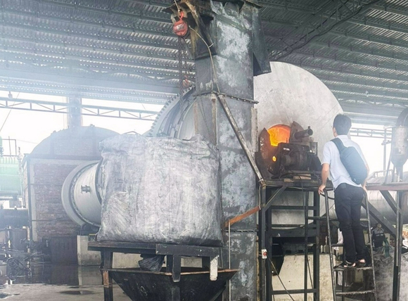 Giai đoạn than hóa và hoạt hóa than hoạt tính bã mía