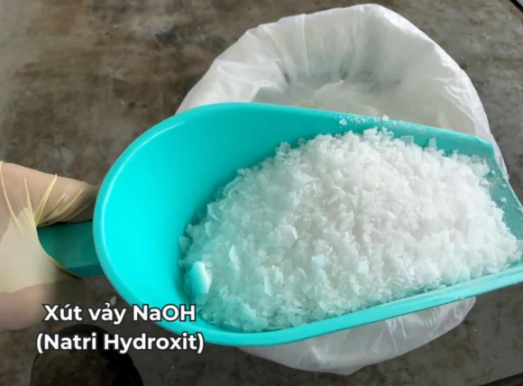 Làm mềm nước cứng vĩnh cửu bằng Natri hydroxit (NaOH)
