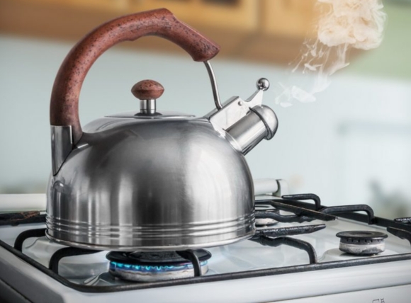 Đun sôi để xử lý nước giếng khoan