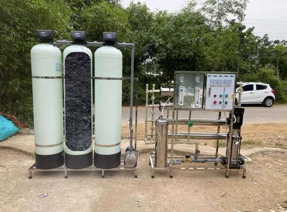 Hình ảnh thực tế hệ thống lọc nước công nghiệp sử dụng cột lọc than hoạt tính