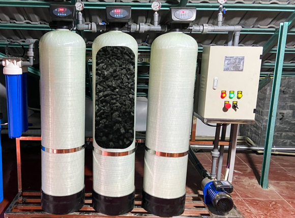 Hệ thống lọc nước sinh hoạt sử dụng cột lọc nước than hoạt tính dạng hạt