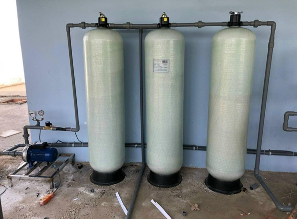 Lắp đặt thực tế hệ thống lọc nước sinh hoạt 3 cột composite 2162 cho chung cư