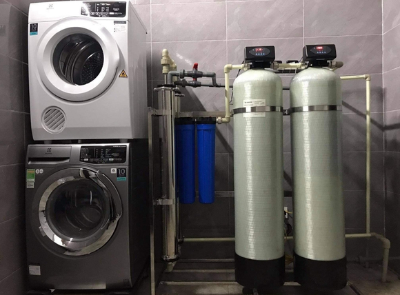 Lắp đặt cột lọc composite cho hệ thống lọc nước sinh hoạt gia đình
