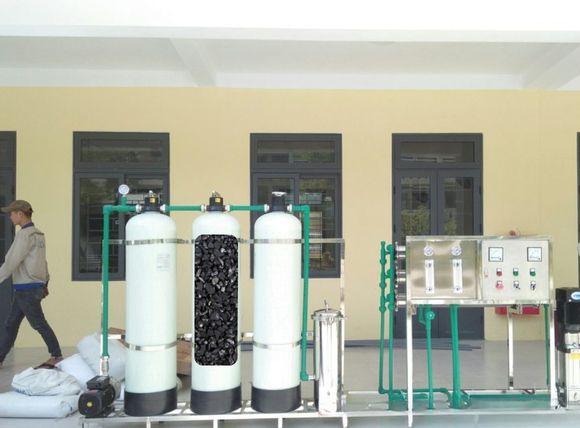 Hệ thống lọc nước uống trường học sử dụng than hoạt tính lọc nước