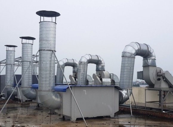 Cách than hoạt tính xử lý khí trong hệ thống lọc khí thải công nghiệp